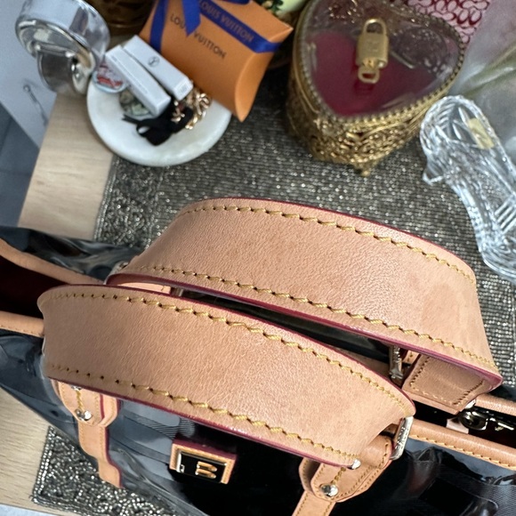 Bally pristine black patent and tan leather zip top handbag tote bag - Picture 9 of 14